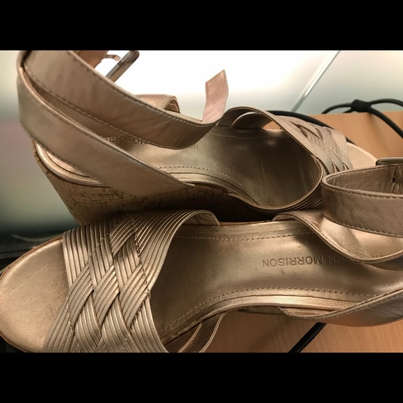 SALE🔥Sigerson Morrison Gold Cork Platform Sandal - Picture 3 of 4